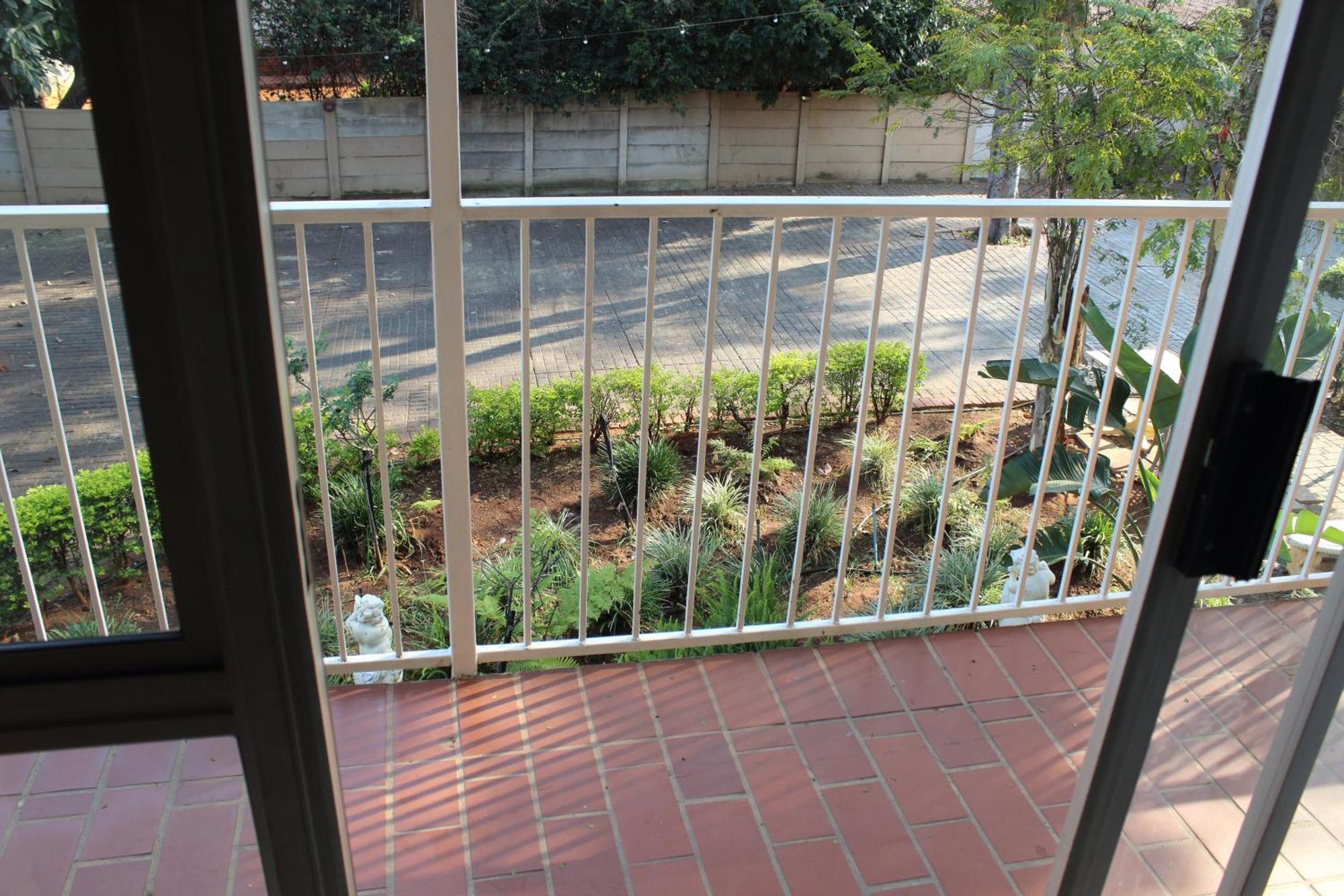 Purple Olive Guest House Pretoria-Noord Exterior foto