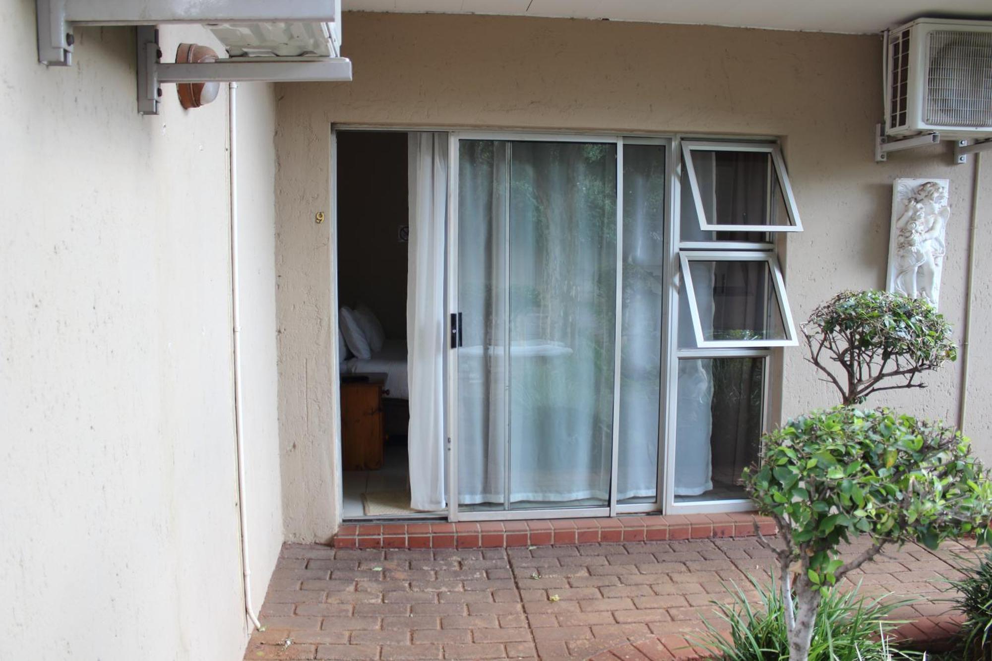Purple Olive Guest House Pretoria-Noord Exterior foto